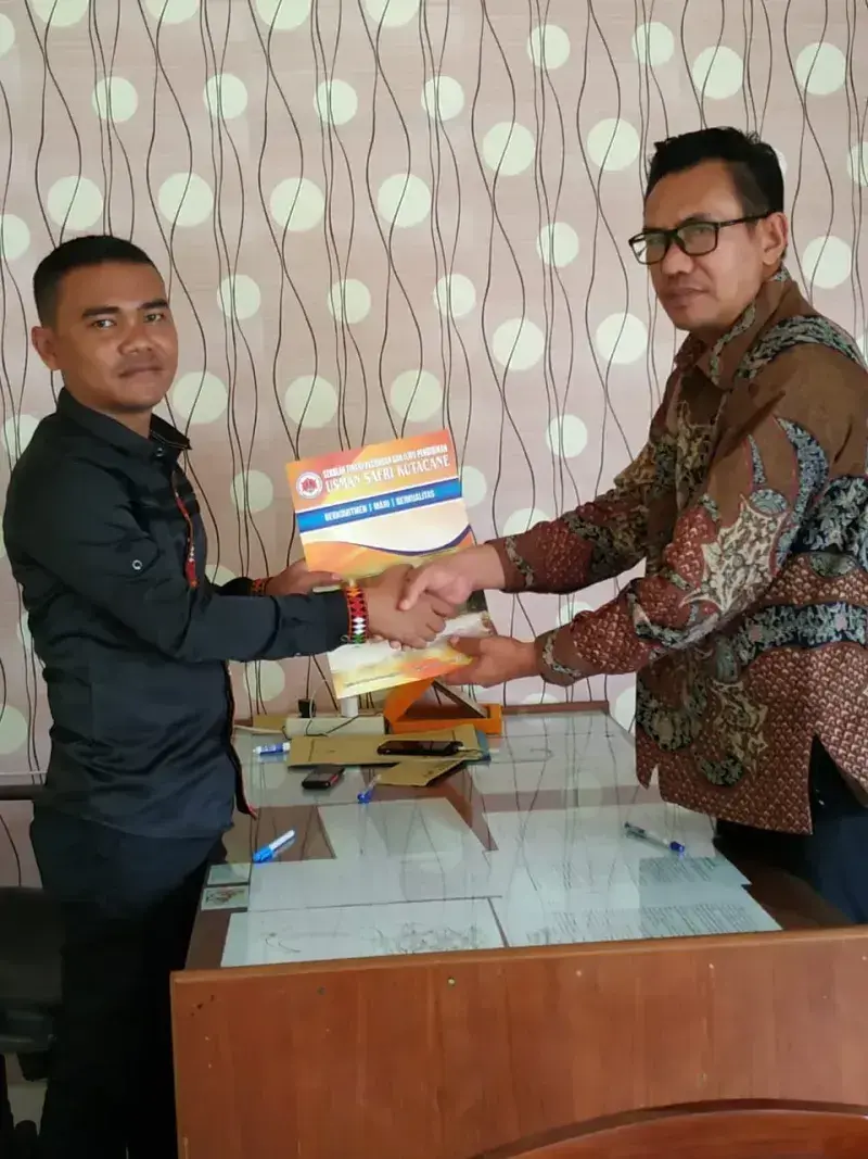 PENANDATANGANAN MoU STKIP US KUTACANE DENGAN CAMAT BADAR